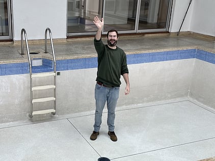 My son shouting cat at a tiger.